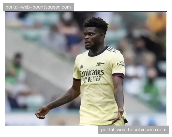 警方逮捕三名在社交媒体上对英超球员进行种族主义攻击的嫌疑人