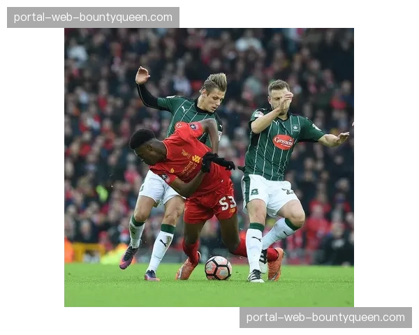 现场：利兹联最后时刻进球被VAR判定越位无效，引发主场巨大争议